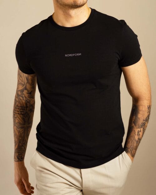 T-Shirt - Tapered, Sort